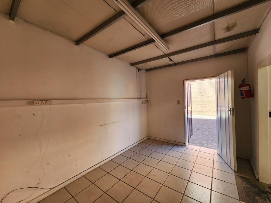 To Let Commercial Property for Rent in Koedoespoort Industrial Gauteng