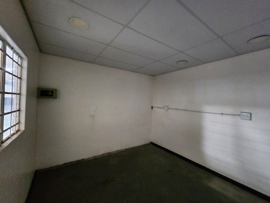 To Let Commercial Property for Rent in Koedoespoort Industrial Gauteng