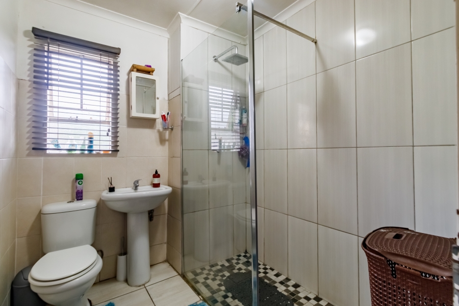 To Let 2 Bedroom Property for Rent in Vorna Valley Gauteng
