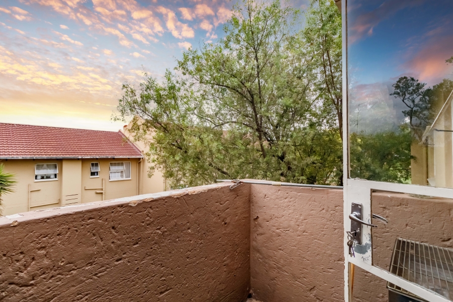 To Let 2 Bedroom Property for Rent in Vorna Valley Gauteng