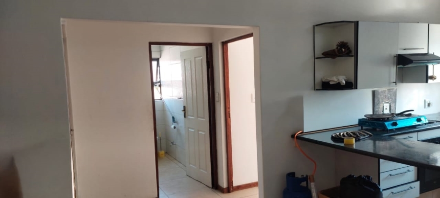 To Let 2 Bedroom Property for Rent in Robertsham Gauteng