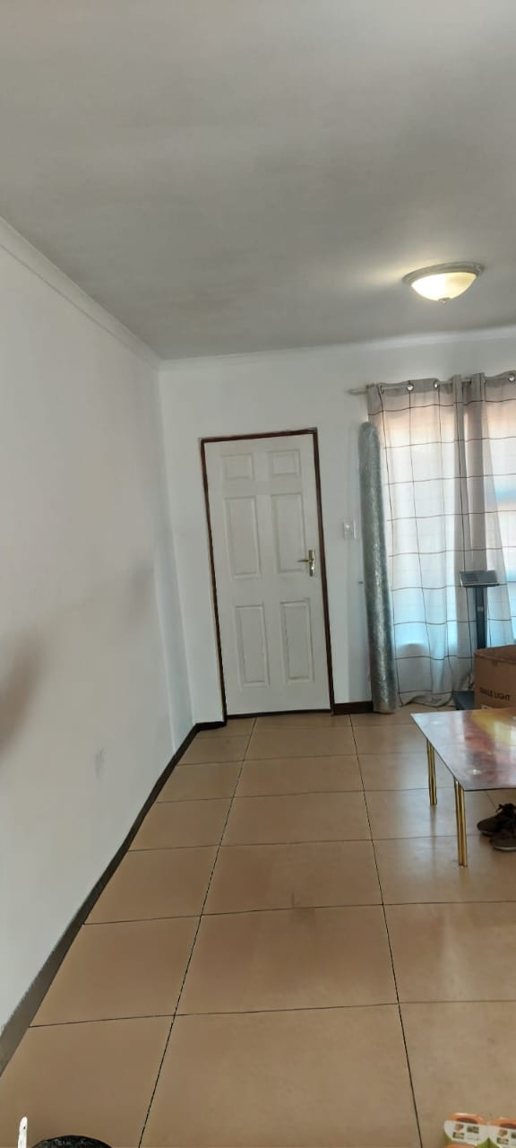 To Let 2 Bedroom Property for Rent in Robertsham Gauteng