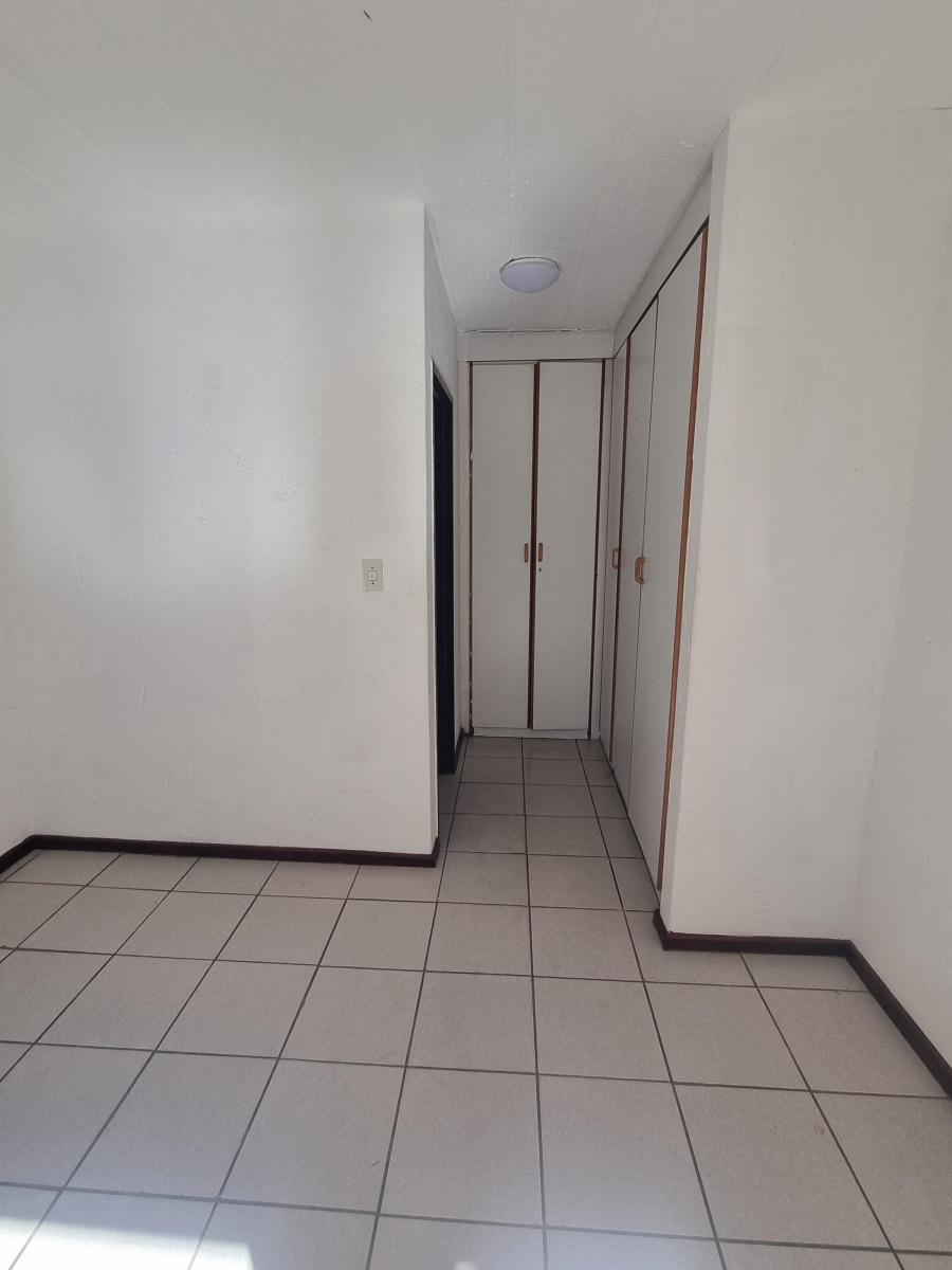 To Let 3 Bedroom Property for Rent in Bloubosrand Gauteng
