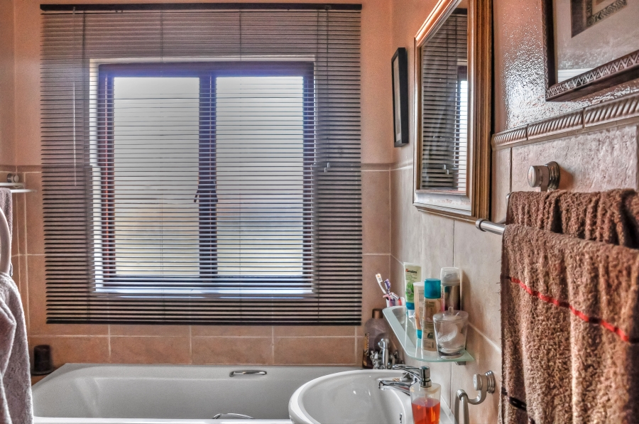 3 Bedroom Property for Sale in Halfway Gardens Gauteng