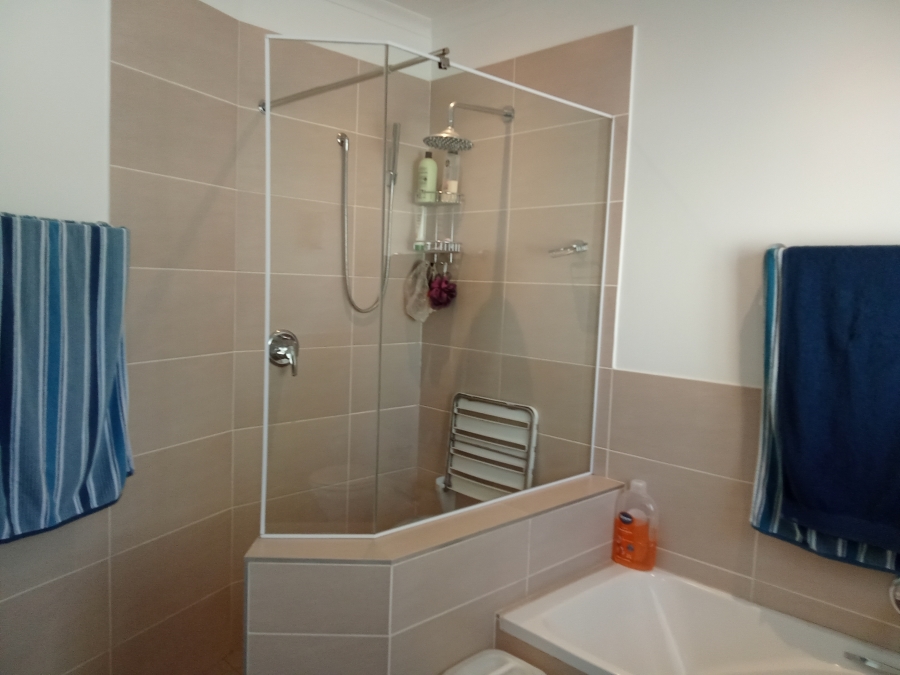 2 Bedroom Property for Sale in Helderkruin Gauteng