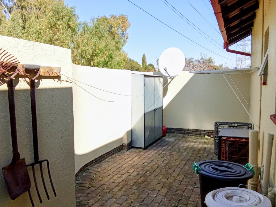 2 Bedroom Property for Sale in Helderkruin Gauteng