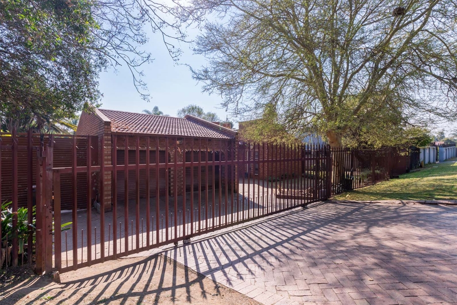 5 Bedroom Property for Sale in Norkem Park Gauteng