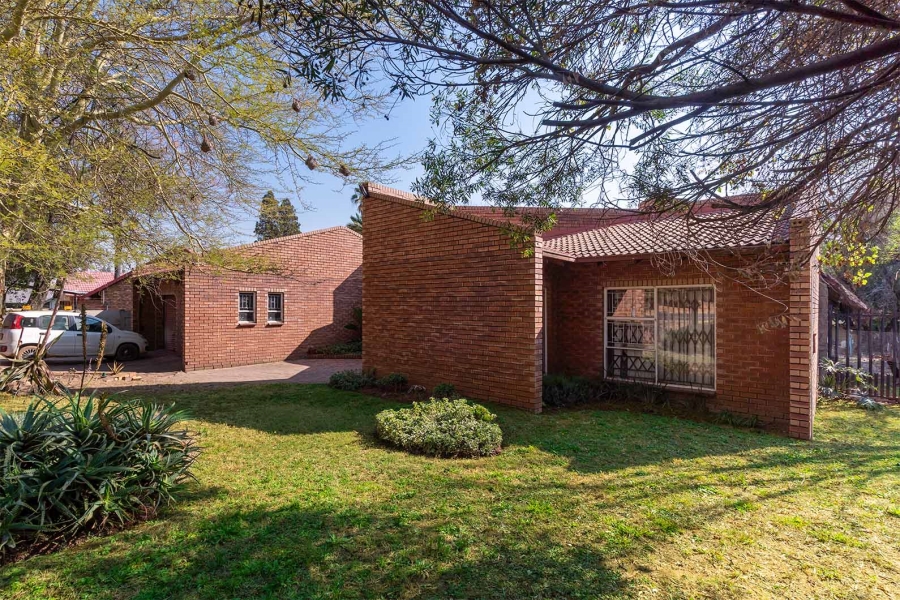5 Bedroom Property for Sale in Norkem Park Gauteng