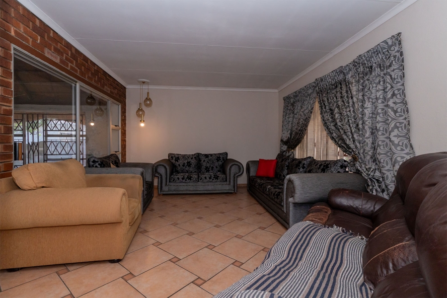 5 Bedroom Property for Sale in Norkem Park Gauteng