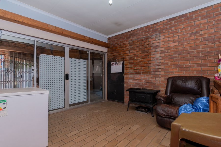 5 Bedroom Property for Sale in Norkem Park Gauteng