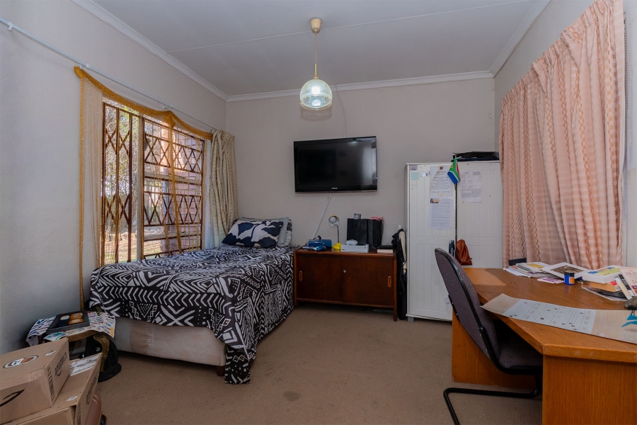 5 Bedroom Property for Sale in Norkem Park Gauteng