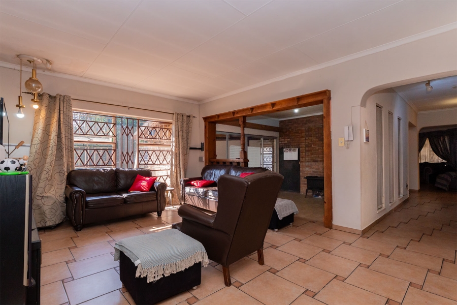 5 Bedroom Property for Sale in Norkem Park Gauteng