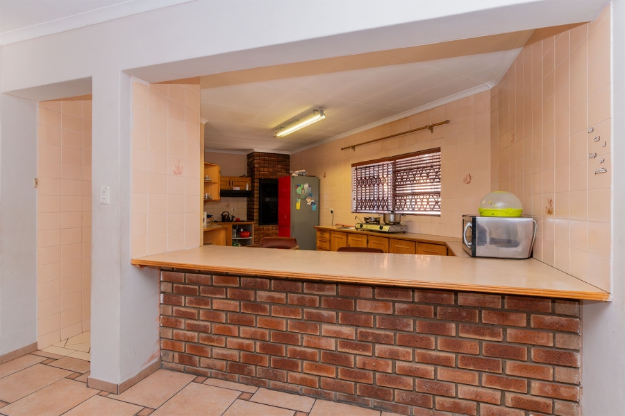 5 Bedroom Property for Sale in Norkem Park Gauteng