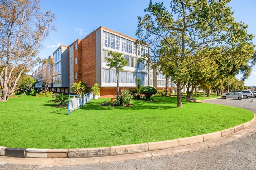 2 Bedroom Property for Sale in Florida Park Gauteng