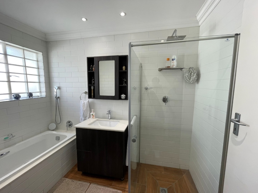 2 Bedroom Property for Sale in Bryanston Gauteng