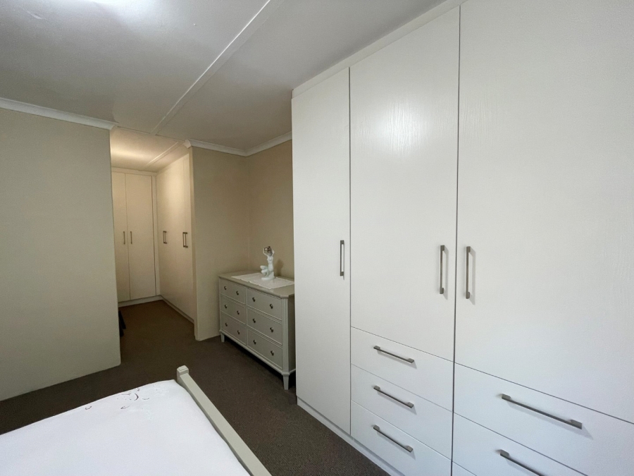 2 Bedroom Property for Sale in Bryanston Gauteng
