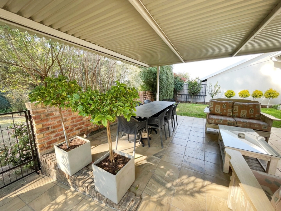 2 Bedroom Property for Sale in Bryanston Gauteng