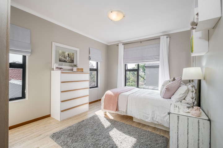 5 Bedroom Property for Sale in Linden Gauteng