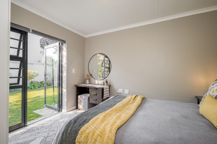 5 Bedroom Property for Sale in Linden Gauteng