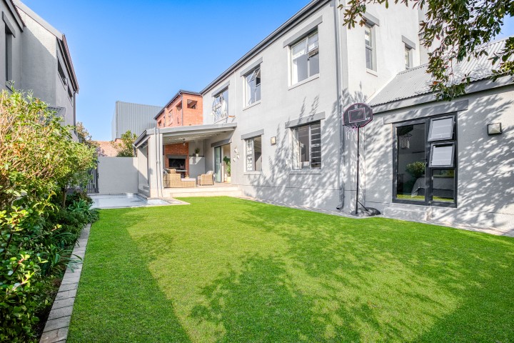 5 Bedroom Property for Sale in Linden Gauteng