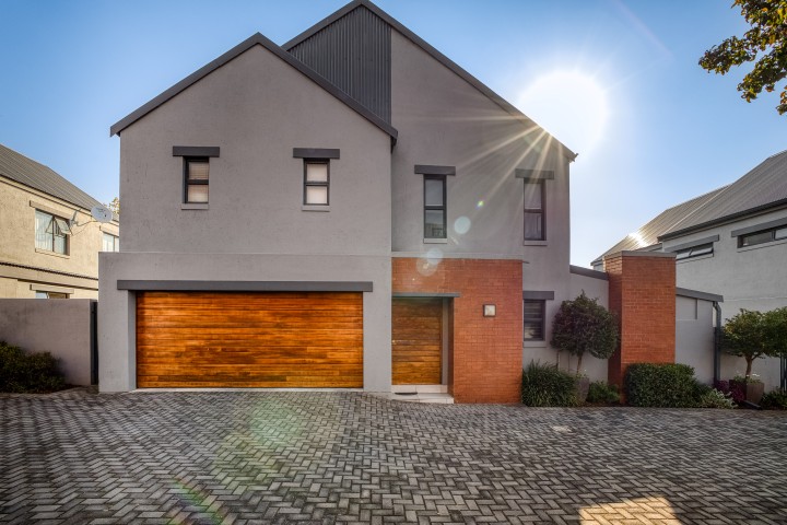 5 Bedroom Property for Sale in Linden Gauteng