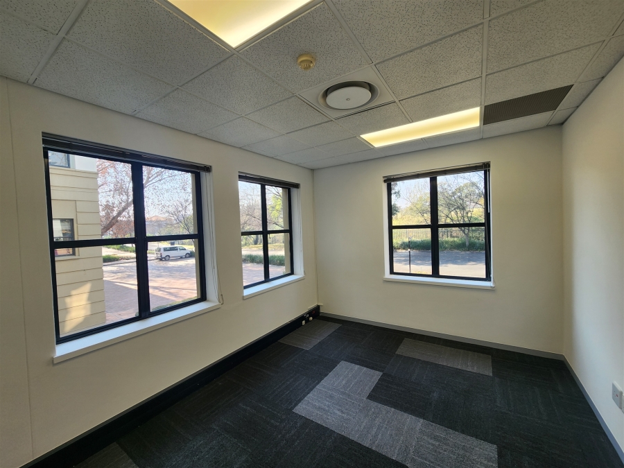 To Let Commercial Property for Rent in Barlow Park Gauteng