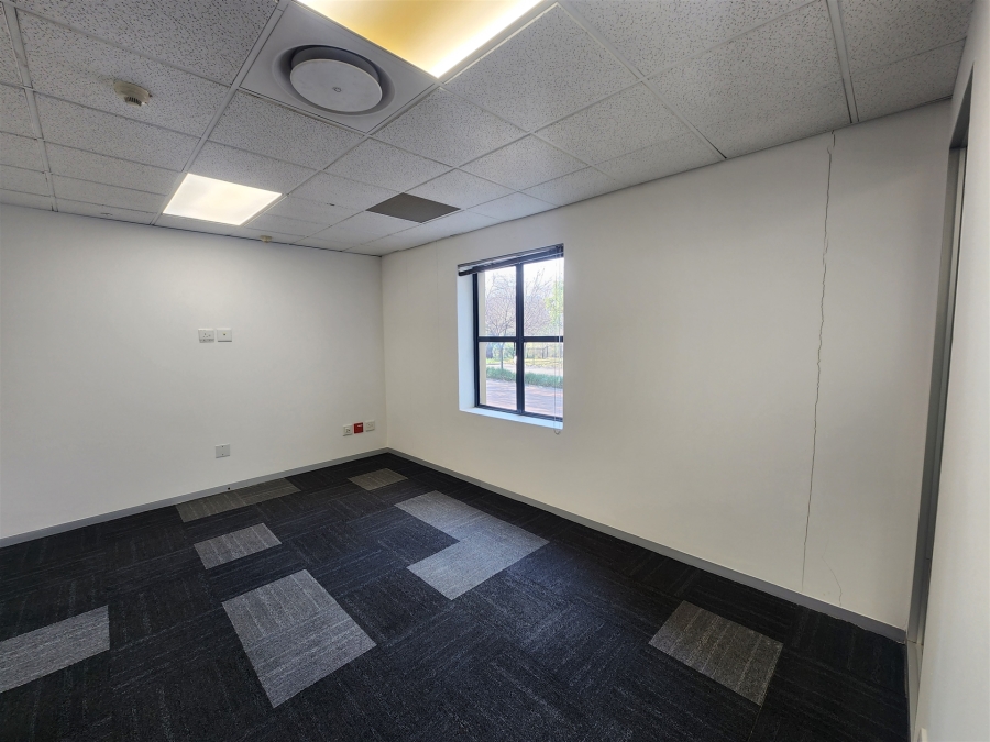 To Let Commercial Property for Rent in Barlow Park Gauteng