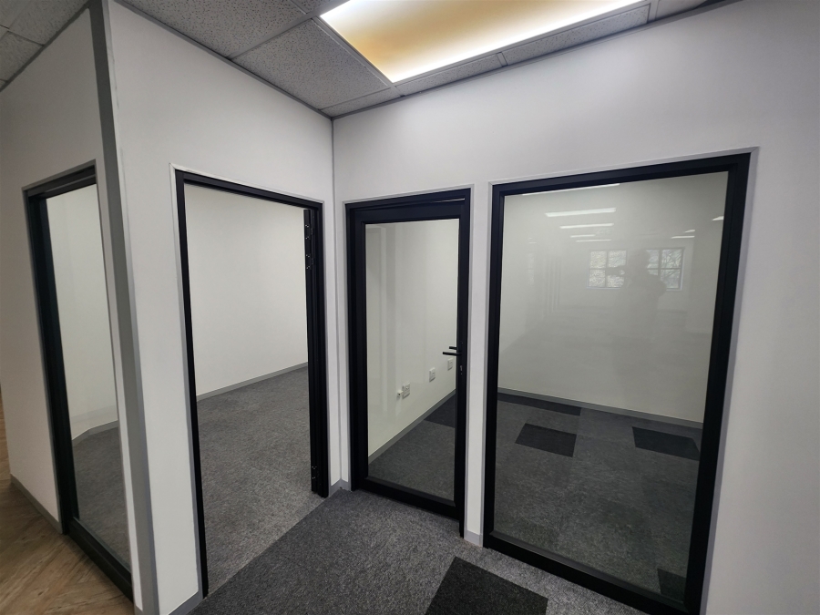 To Let Commercial Property for Rent in Barlow Park Gauteng