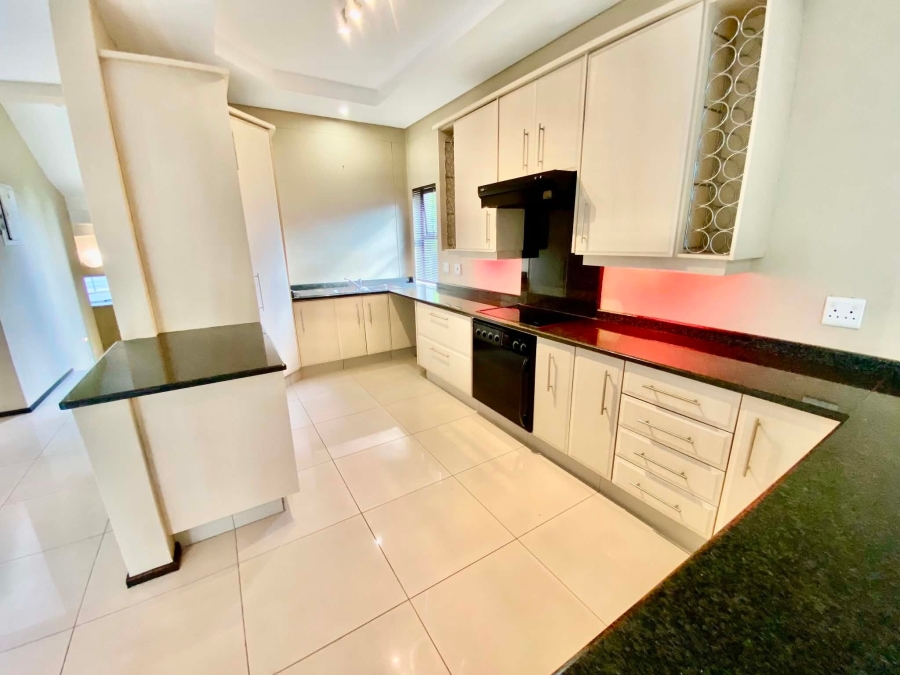 To Let 2 Bedroom Property for Rent in Melrose Gauteng