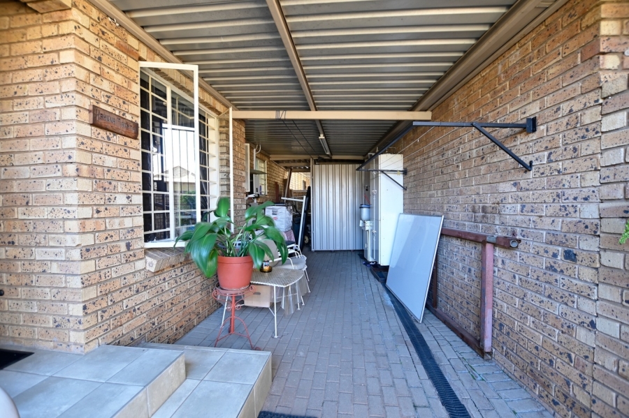2 Bedroom Property for Sale in Annlin Gauteng