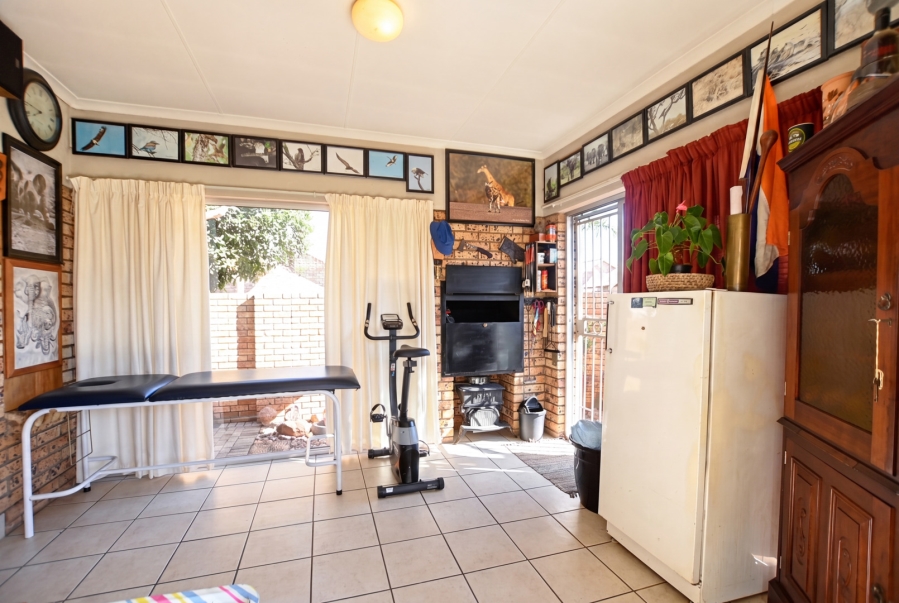 2 Bedroom Property for Sale in Annlin Gauteng