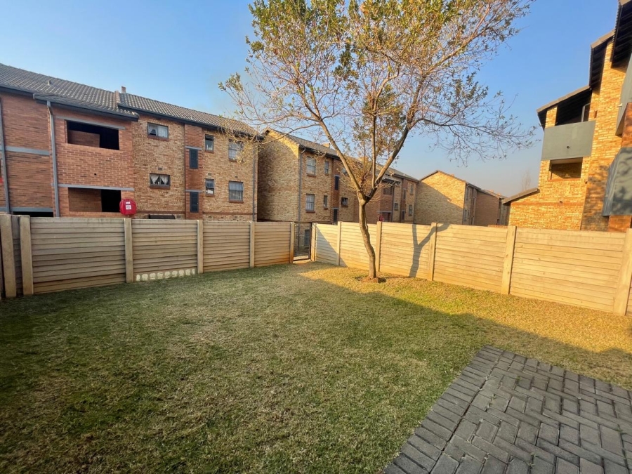 2 Bedroom Property for Sale in Noordwyk Gauteng