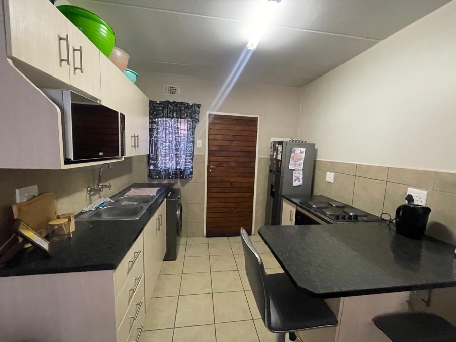 2 Bedroom Property for Sale in Noordwyk Gauteng