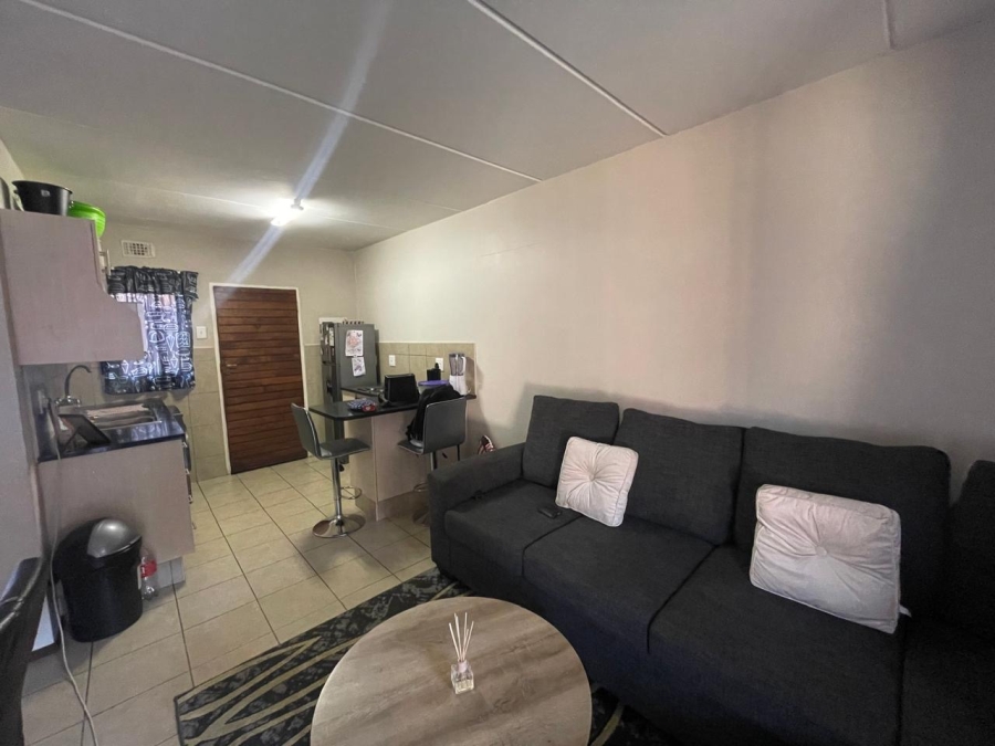 2 Bedroom Property for Sale in Noordwyk Gauteng