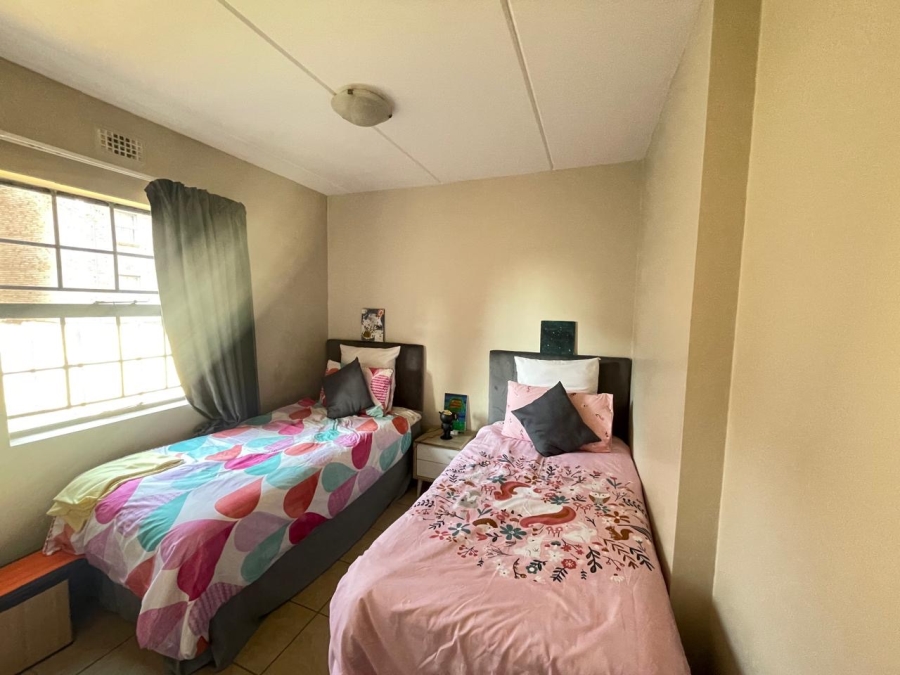 2 Bedroom Property for Sale in Noordwyk Gauteng