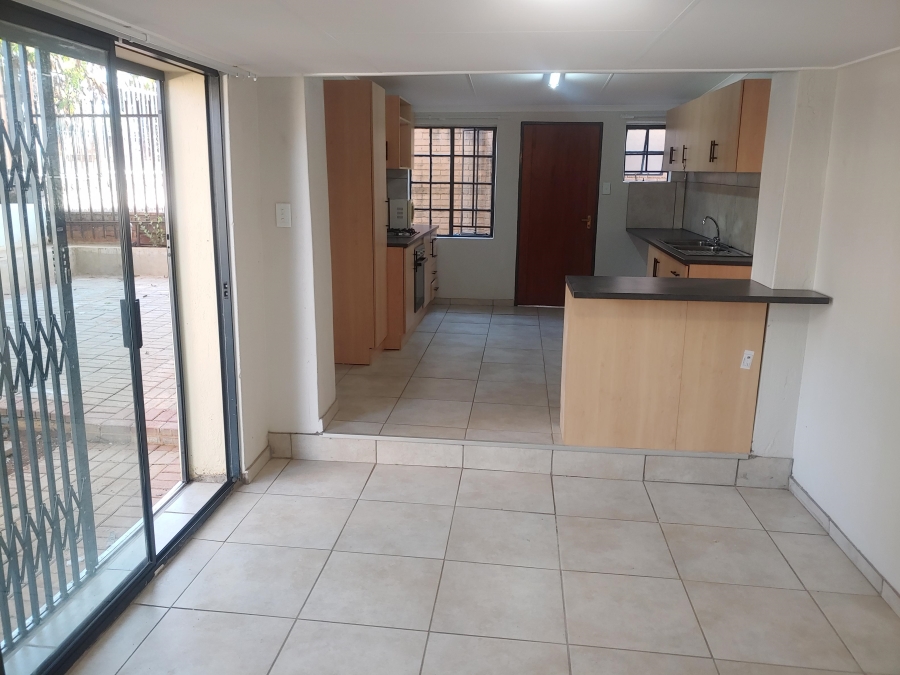 To Let 1 Bedroom Property for Rent in Garsfontein Gauteng