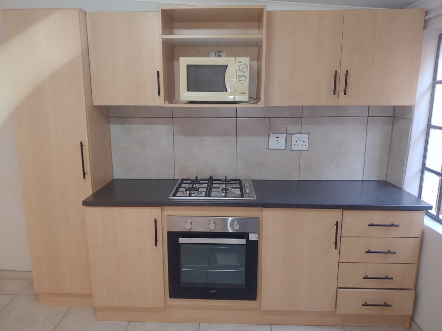 To Let 1 Bedroom Property for Rent in Garsfontein Gauteng