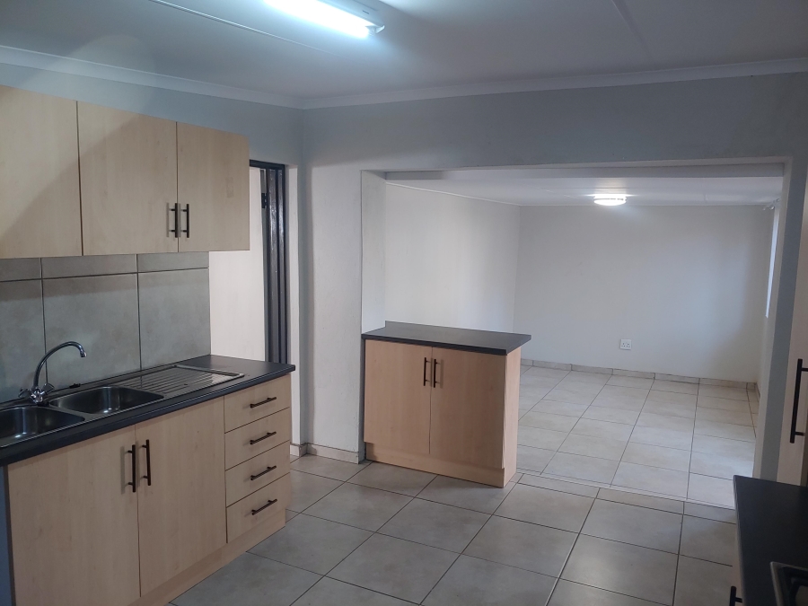 To Let 1 Bedroom Property for Rent in Garsfontein Gauteng
