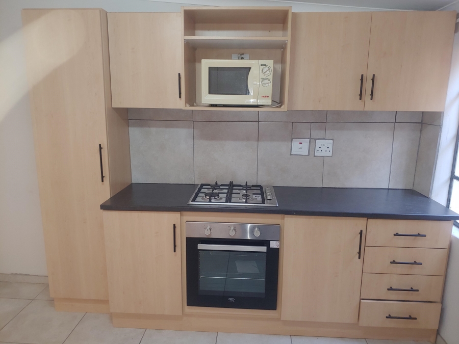 To Let 1 Bedroom Property for Rent in Garsfontein Gauteng