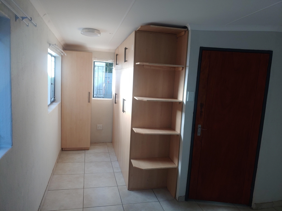 To Let 1 Bedroom Property for Rent in Garsfontein Gauteng