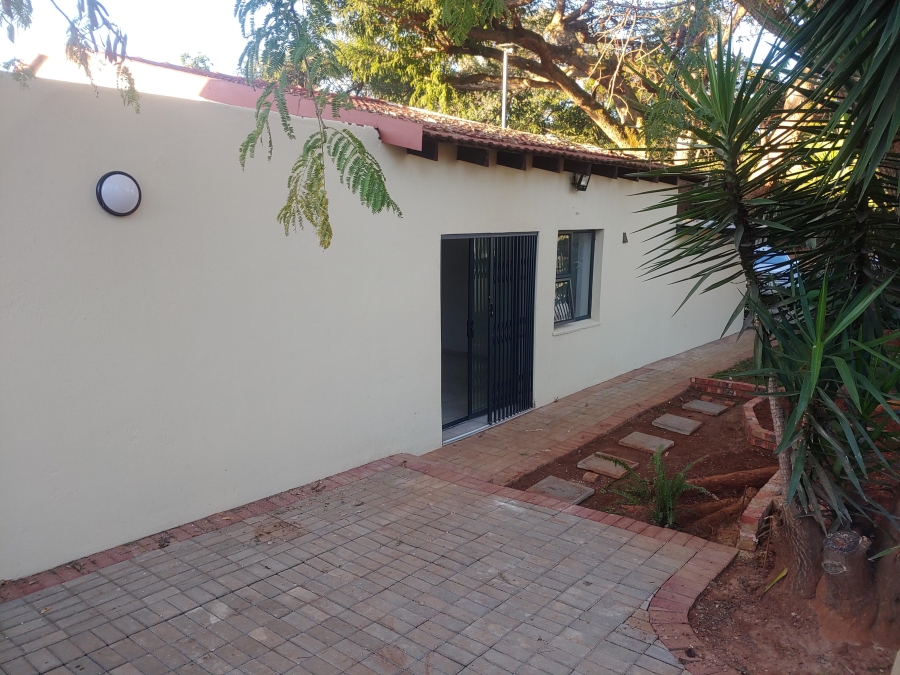 To Let 1 Bedroom Property for Rent in Garsfontein Gauteng