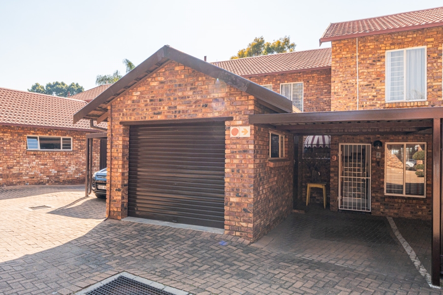 3 Bedroom Property for Sale in Wapadrand Gauteng