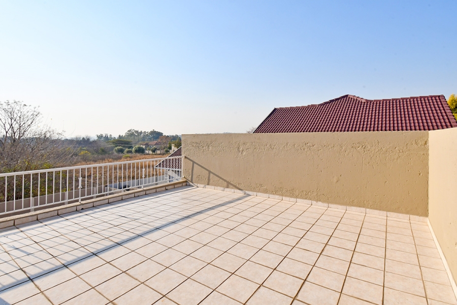 4 Bedroom Property for Sale in Broadacres Gauteng