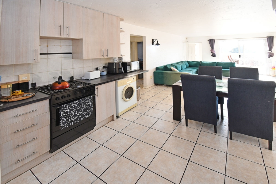 4 Bedroom Property for Sale in Broadacres Gauteng