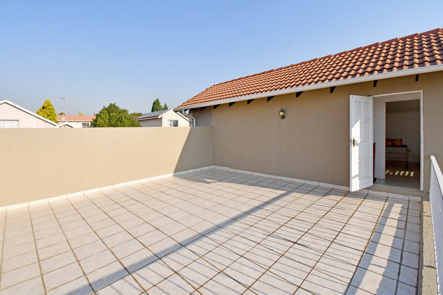 4 Bedroom Property for Sale in Broadacres Gauteng