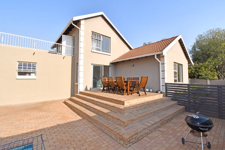 4 Bedroom Property for Sale in Broadacres Gauteng