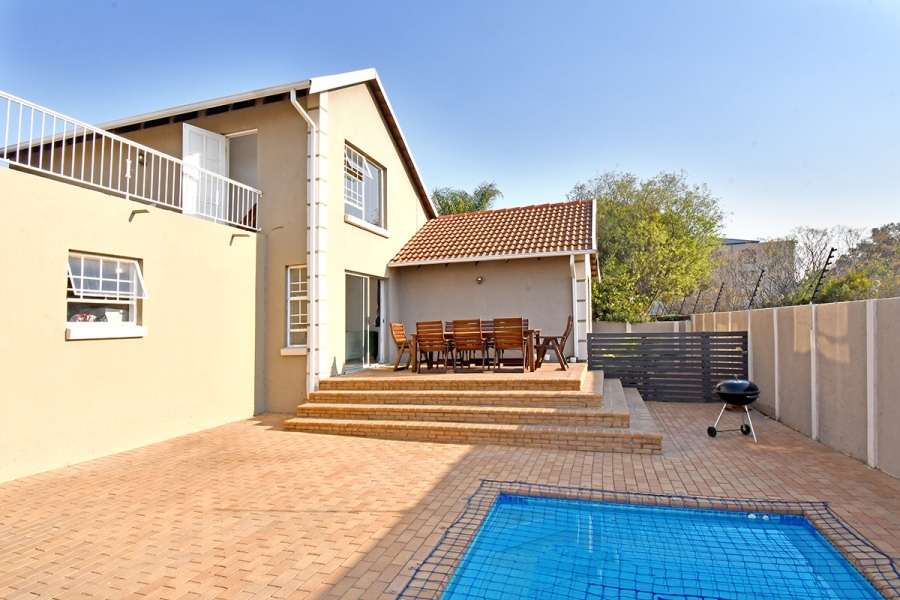4 Bedroom Property for Sale in Broadacres Gauteng