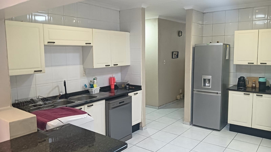3 Bedroom Property for Sale in Edleen Gauteng