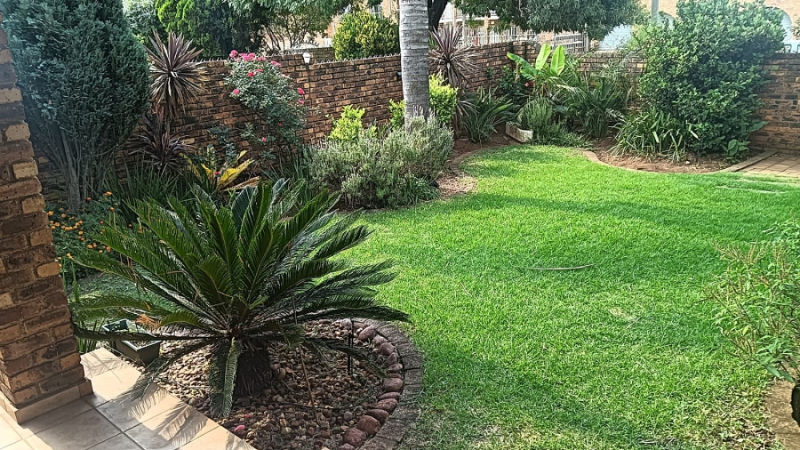 3 Bedroom Property for Sale in Edleen Gauteng