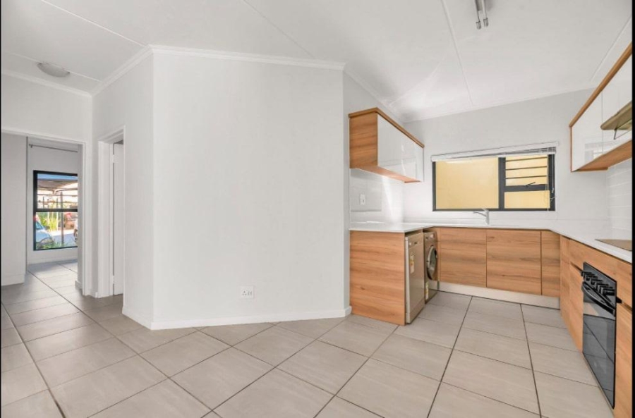 To Let 3 Bedroom Property for Rent in Waterfall Gauteng